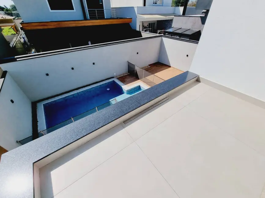 Foto 8 de Casa à venda, 300m2 em Piracangaguá, Taubate - SP