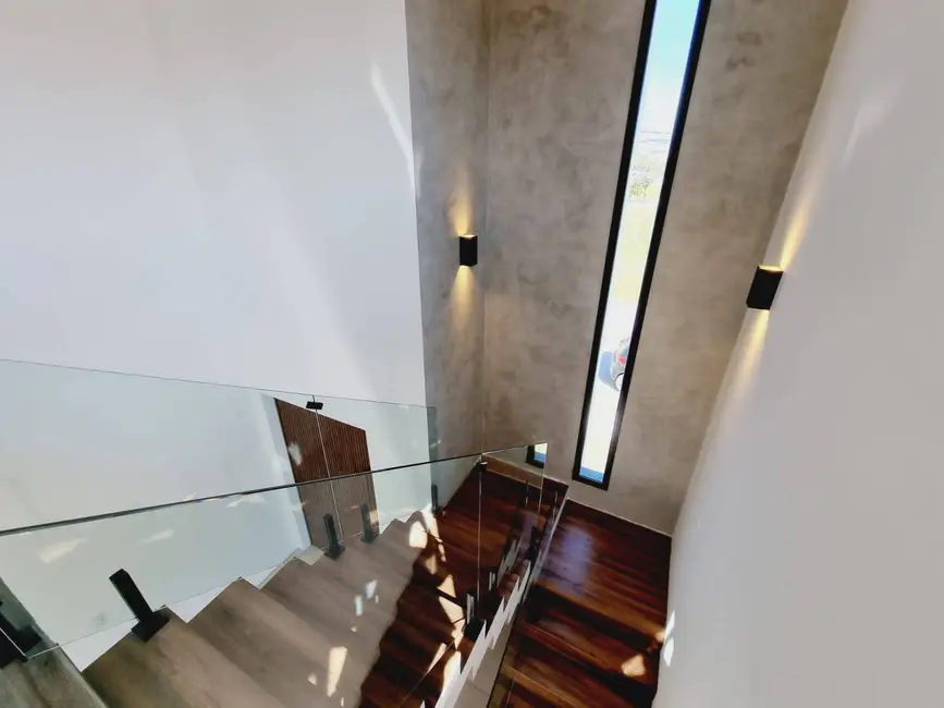 Foto 4 de Casa à venda, 300m2 em Piracangaguá, Taubate - SP