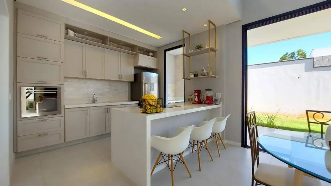 Foto 9 de Casa com 3 quartos à venda e para alugar, 300m2 em Tremembe - SP