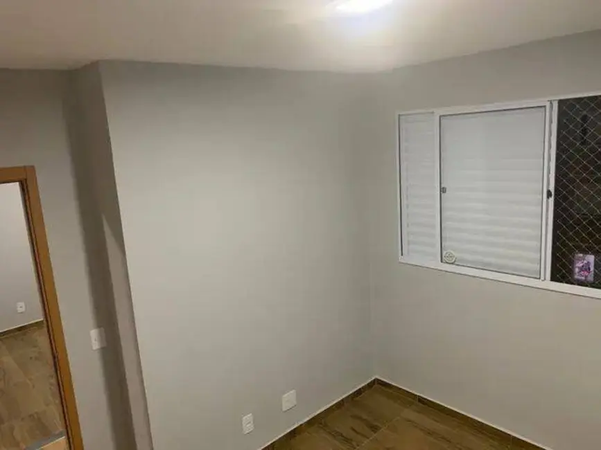 Foto 2 de Apartamento com 2 quartos para alugar, 47m2 em Piracangaguá, Taubate - SP