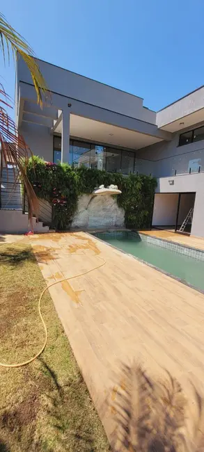 Foto 1 de Casa com 4 quartos à venda, 1000m2 em Chácara São Félix, Taubate - SP