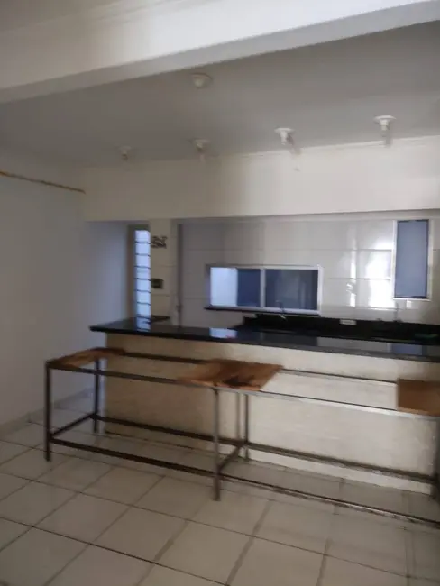 Foto 1 de Sala Comercial para alugar, 150m2 em Centro, Taubate - SP