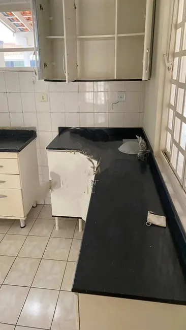 Casa com 3 quartos para alugar, 120m2 em Parque São Cristóvão, Taubate - SP - imagem 3 Foto 3 de Casa com 3 quartos para alugar, 120m2 em Parque São Cristóvão, Taubate - SP