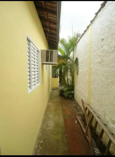 Casa com 2 quartos para alugar, 95m2 em Esplanada Independência, Taubate - SP - imagem 4 Foto 4 de Casa com 2 quartos para alugar, 95m2 em Esplanada Independência, Taubate - SP