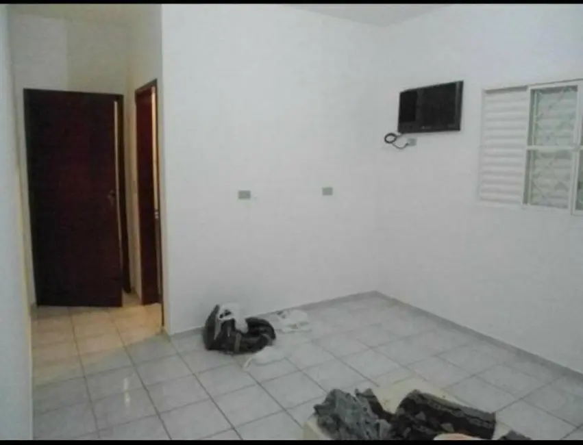 Casa com 2 quartos para alugar, 95m2 em Esplanada Independência, Taubate - SP - imagem 7 Foto 7 de Casa com 2 quartos para alugar, 95m2 em Esplanada Independência, Taubate - SP