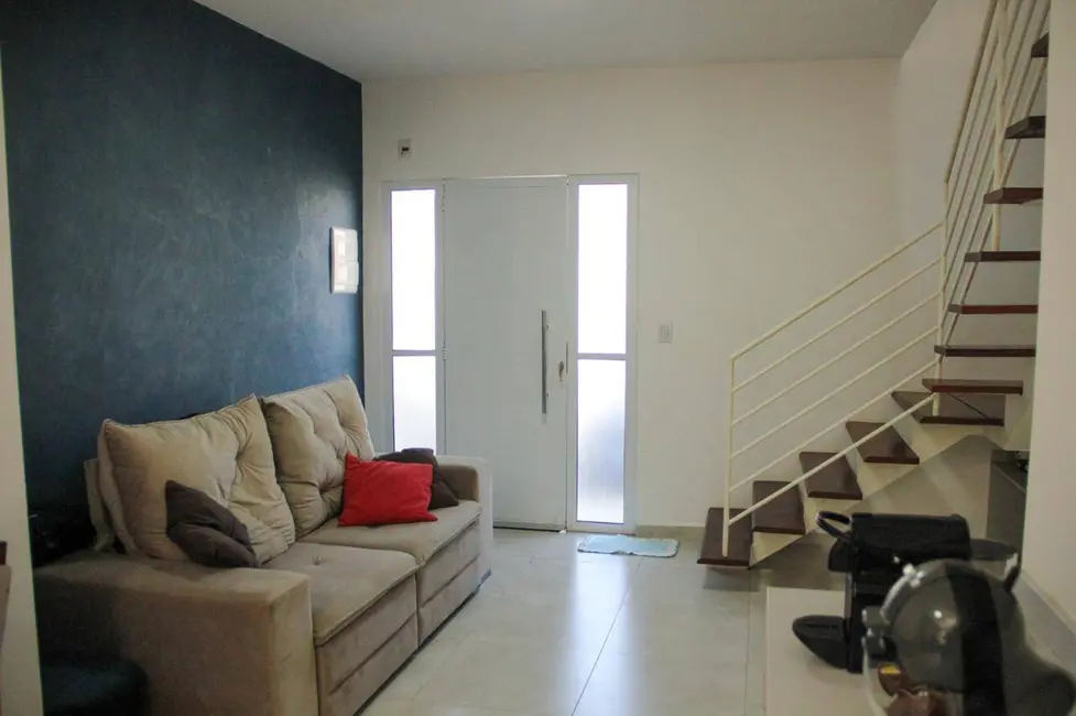 Foto 3 de Casa de Condomínio com 2 quartos à venda, 71m2 em Granjas Panorama, Taubate - SP