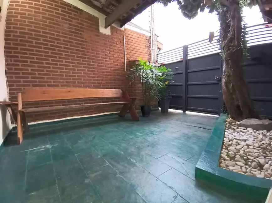 Casa com 4 quartos para alugar, 200m2 em Jardim Bela Vista, Taubate - SP - imagem 4 Foto 4 de Casa com 4 quartos para alugar, 200m2 em Jardim Bela Vista, Taubate - SP