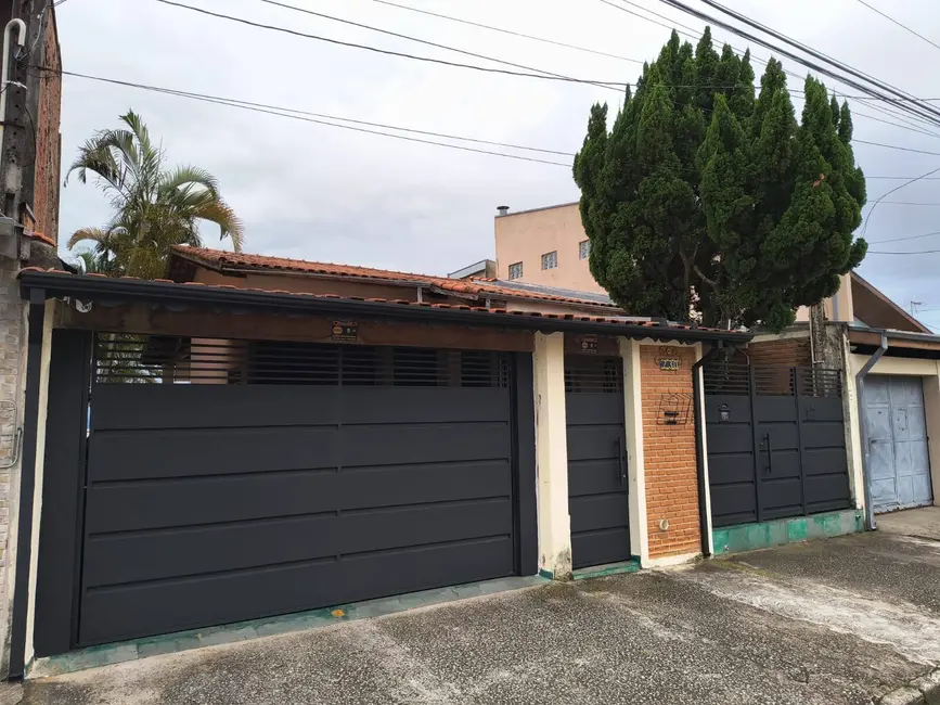 Casa com 4 quartos para alugar, 200m2 em Jardim Bela Vista, Taubate - SP - imagem 1 Foto 1 de Casa com 4 quartos para alugar, 200m2 em Jardim Bela Vista, Taubate - SP