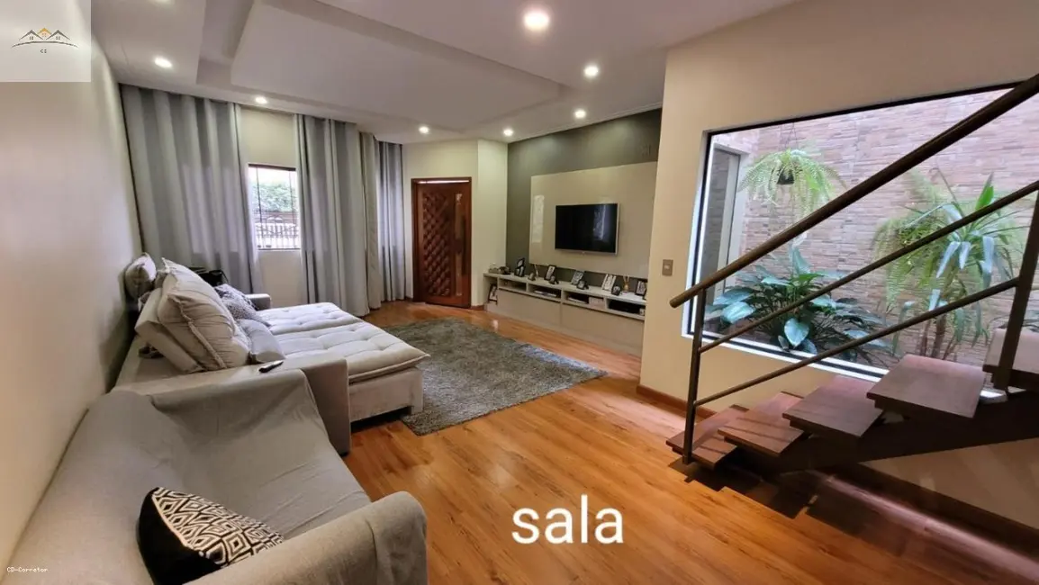 Foto 1 de Casa com 4 quartos à venda, 280m2 em Vila Nogueira, Diadema - SP