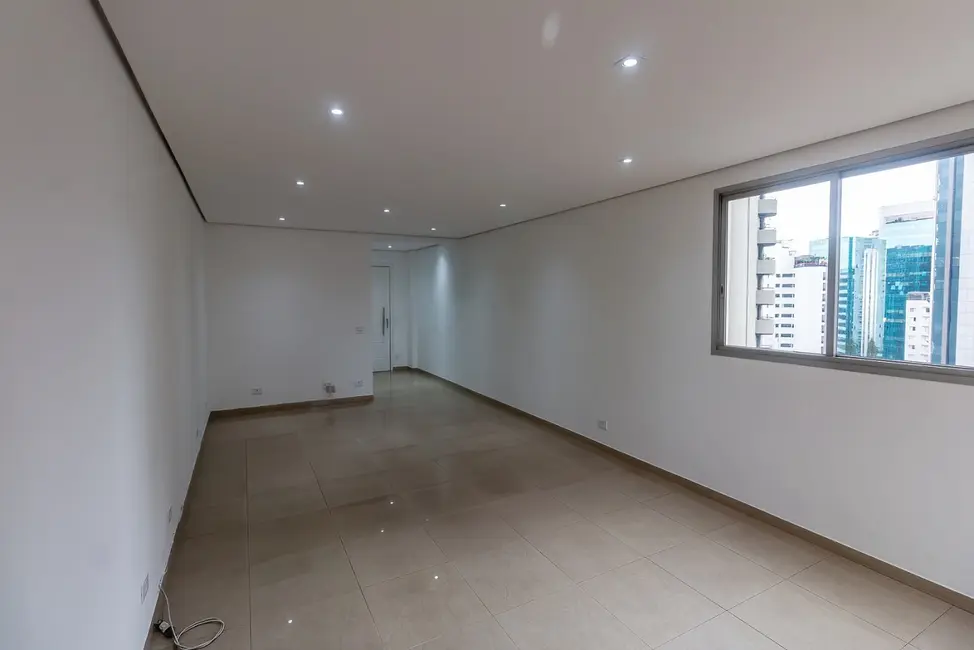 Foto 2 de Apartamento com 3 quartos para alugar, 115m2 em Itaim Bibi, São Paulo - SP