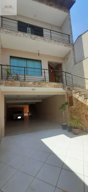 Casa com 3 quartos à venda, 139m2 em Jardim Las Vegas, Santo Andre - SP - imagem 1 Foto 1 de Casa com 3 quartos à venda, 139m2 em Jardim Las Vegas, Santo Andre - SP