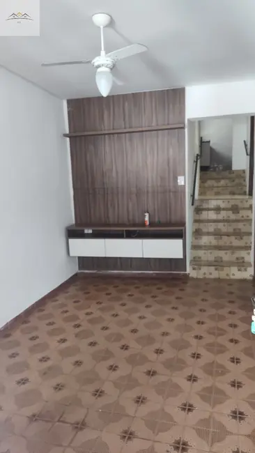 Foto 3 de Casa com 2 quartos para alugar, 120m2 em Vila Osasco, Osasco - SP