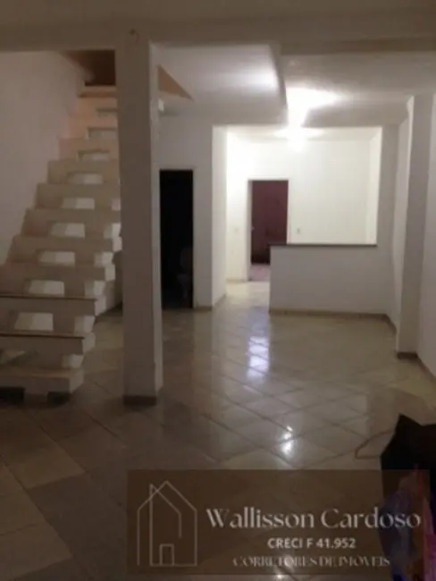 Sobrado com 2 quartos à venda, 158m2 em Nova Esperança, Balneario Camboriu - SC - imagem 2 Foto 2 de Sobrado com 2 quartos à venda, 158m2 em Nova Esperança, Balneario Camboriu - SC