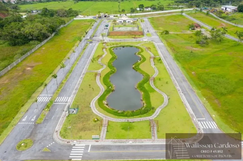 Foto 1 de Terreno / Lote à venda, 380m2 em Camboriu - SC