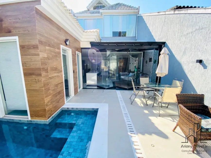 Foto 2 de Casa de Condomínio com 4 quartos à venda, 262m2 em Barra da Tijuca, Rio De Janeiro - RJ