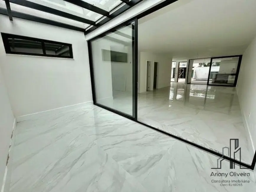 Casa de Condomínio com 4 quartos à venda, 310m2 em Recreio dos Bandeirantes, Rio De Janeiro - RJ - imagem 8 Foto 8 de Casa de Condomínio com 4 quartos à venda, 310m2 em Recreio dos Bandeirantes, Rio De Janeiro - RJ