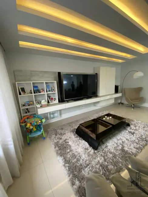 Casa de Condomínio com 4 quartos à venda, 420m2 em Recreio dos Bandeirantes, Rio De Janeiro - RJ - imagem 8 Foto 8 de Casa de Condomínio com 4 quartos à venda, 420m2 em Recreio dos Bandeirantes, Rio De Janeiro - RJ