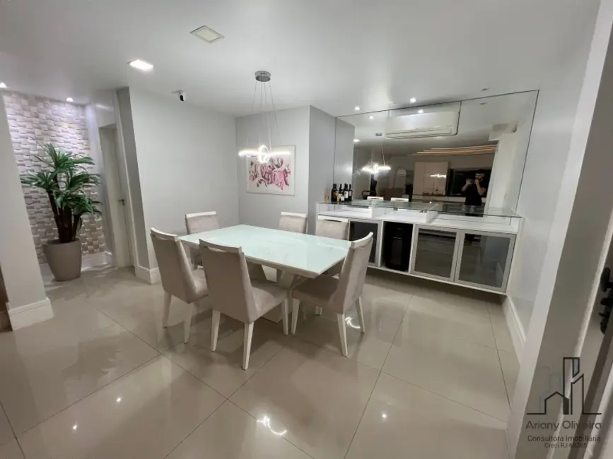 Casa de Condomínio com 4 quartos à venda, 420m2 em Recreio dos Bandeirantes, Rio De Janeiro - RJ - imagem 9 Foto 9 de Casa de Condomínio com 4 quartos à venda, 420m2 em Recreio dos Bandeirantes, Rio De Janeiro - RJ