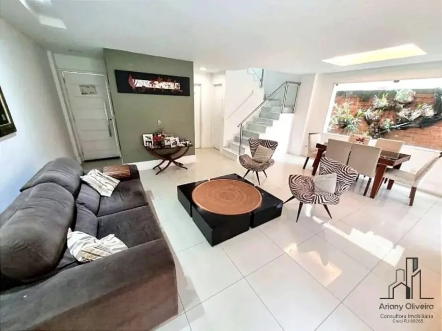 Casa de Condomínio com 4 quartos à venda, 220m2 em Recreio dos Bandeirantes, Rio De Janeiro - RJ - imagem 3 Foto 3 de Casa de Condomínio com 4 quartos à venda, 220m2 em Recreio dos Bandeirantes, Rio De Janeiro - RJ