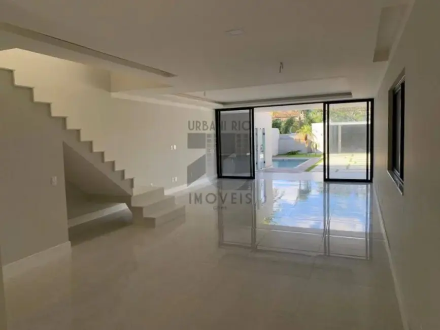 Casa de Condomínio com 4 quartos à venda, 360m2 em Barra da Tijuca, Rio De Janeiro - RJ - imagem 5 Foto 5 de Casa de Condomínio com 4 quartos à venda, 360m2 em Barra da Tijuca, Rio De Janeiro - RJ