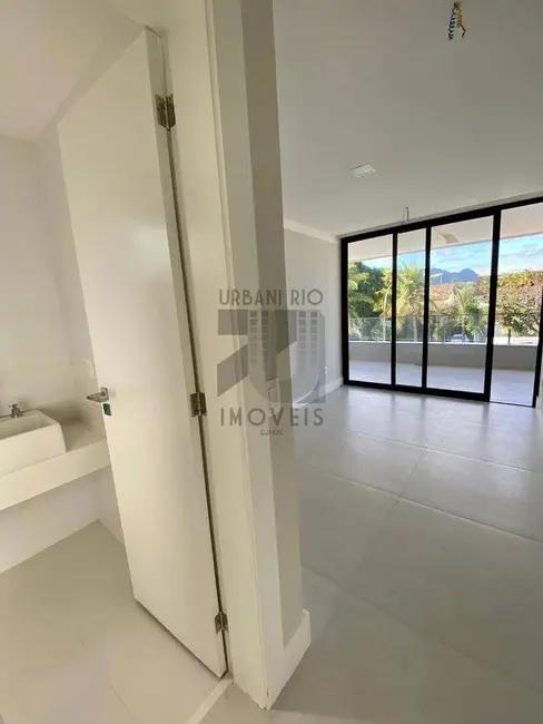 Casa de Condomínio com 4 quartos à venda, 360m2 em Barra da Tijuca, Rio De Janeiro - RJ - imagem 6 Foto 6 de Casa de Condomínio com 4 quartos à venda, 360m2 em Barra da Tijuca, Rio De Janeiro - RJ