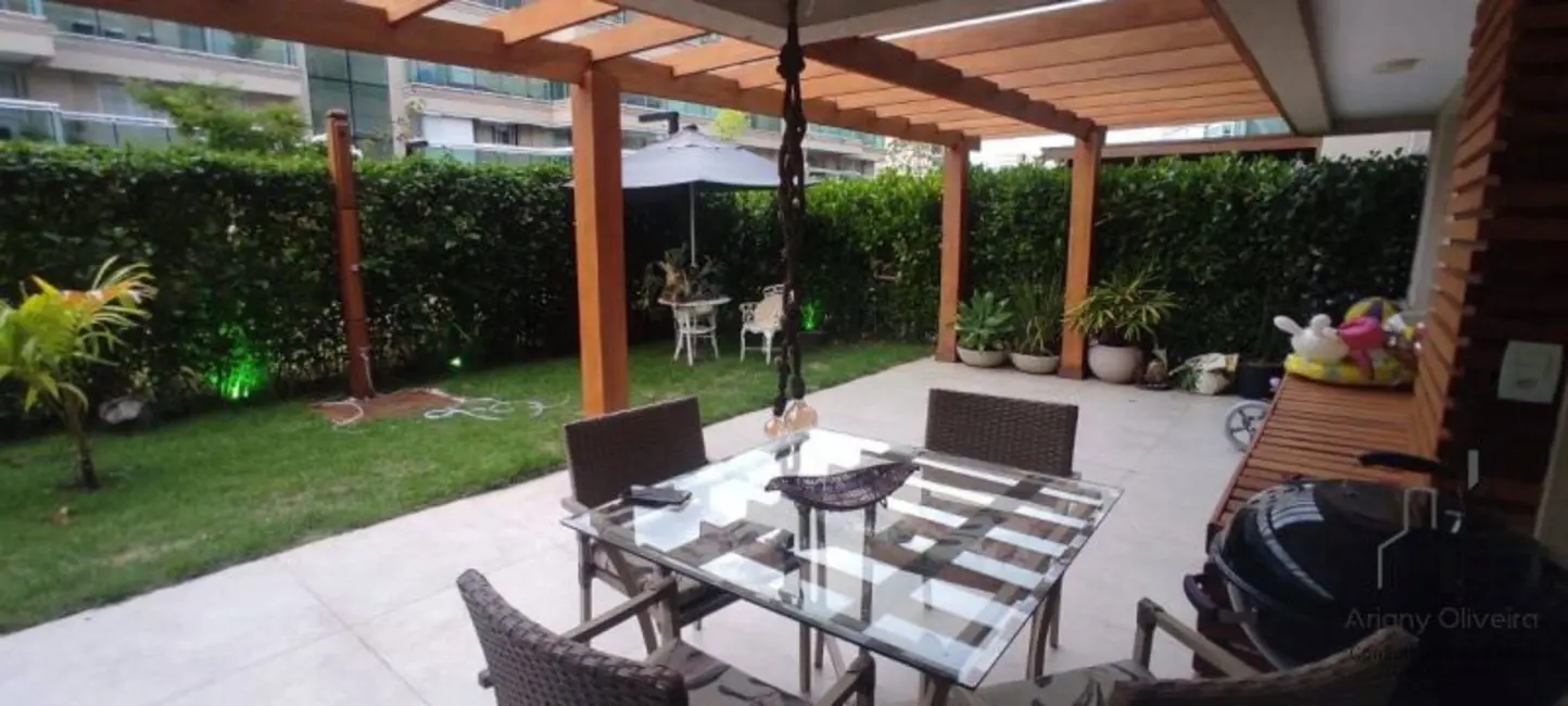 Apartamento com 2 quartos para alugar, 132m2 em Recreio dos Bandeirantes, Rio De Janeiro - RJ - imagem 4 Foto 4 de Apartamento com 2 quartos para alugar, 132m2 em Recreio dos Bandeirantes, Rio De Janeiro - RJ