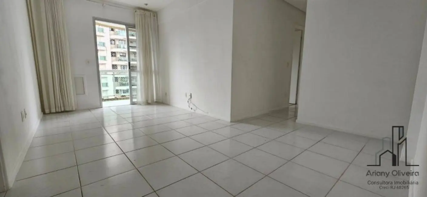 Foto 2 de Apartamento com 2 quartos à venda, 70m2 em Rio De Janeiro - RJ