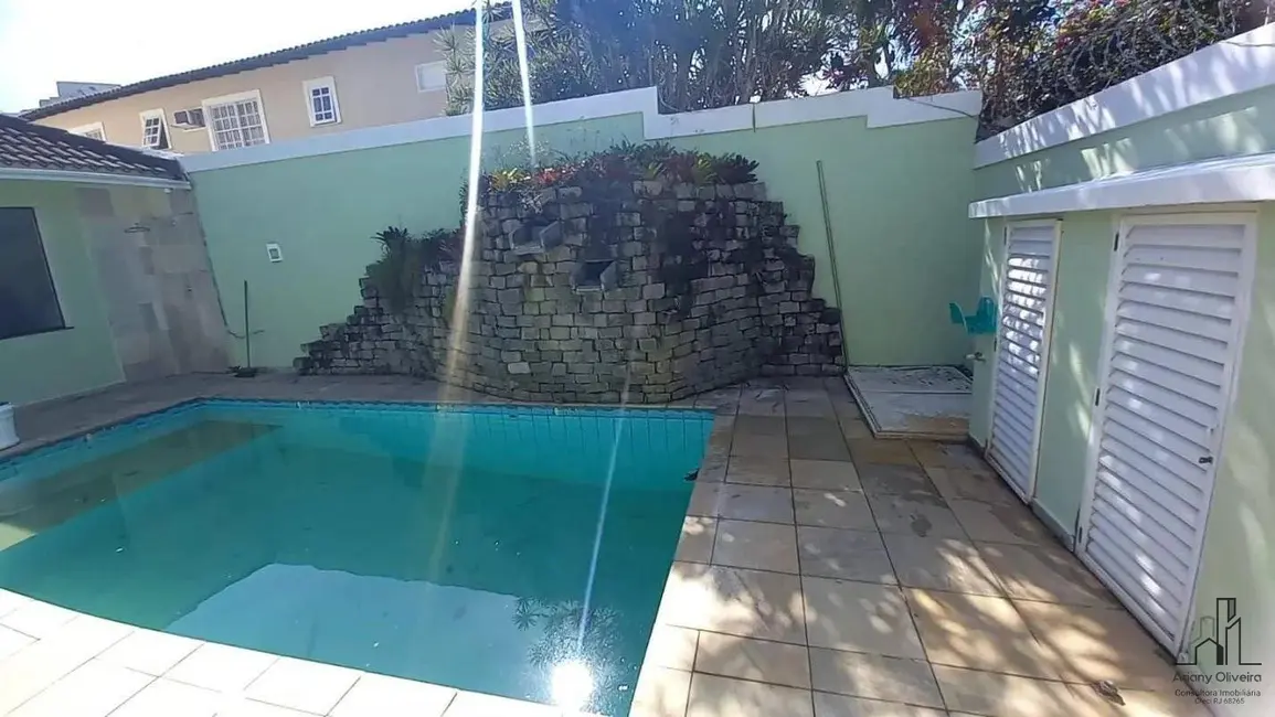 Casa de Condomínio com 5 quartos à venda, 300m2 em Recreio dos Bandeirantes, Rio De Janeiro - RJ - imagem 4 Foto 4 de Casa de Condomínio com 5 quartos à venda, 300m2 em Recreio dos Bandeirantes, Rio De Janeiro - RJ