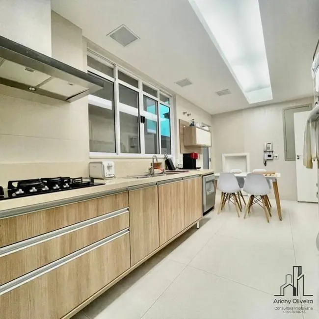Casa de Condomínio com 4 quartos à venda, 358m2 em Barra da Tijuca, Rio De Janeiro - RJ - imagem 7 Foto 7 de Casa de Condomínio com 4 quartos à venda, 358m2 em Barra da Tijuca, Rio De Janeiro - RJ