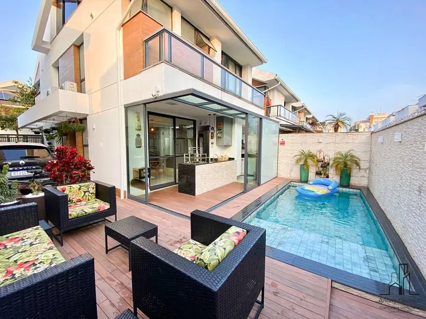 Foto 1 de Casa de Condomínio com 4 quartos à venda, 192m2 em Recreio dos Bandeirantes, Rio De Janeiro - RJ