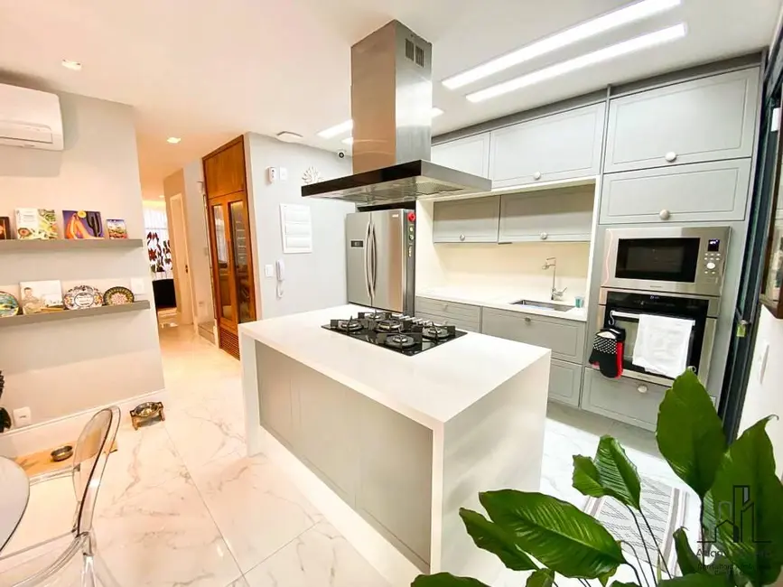 Casa de Condomínio com 4 quartos à venda, 192m2 em Recreio dos Bandeirantes, Rio De Janeiro - RJ - imagem 8 Foto 8 de Casa de Condomínio com 4 quartos à venda, 192m2 em Recreio dos Bandeirantes, Rio De Janeiro - RJ