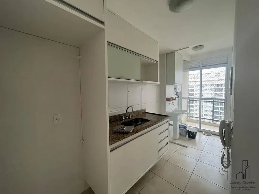 Foto 3 de Apartamento com 2 quartos para alugar, 70m2 em Jacarepaguá, Rio De Janeiro - RJ