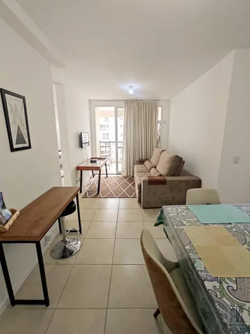 Foto 2 de Apartamento com 2 quartos para alugar, 70m2 em Jacarepagua, Rio De Janeiro - RJ