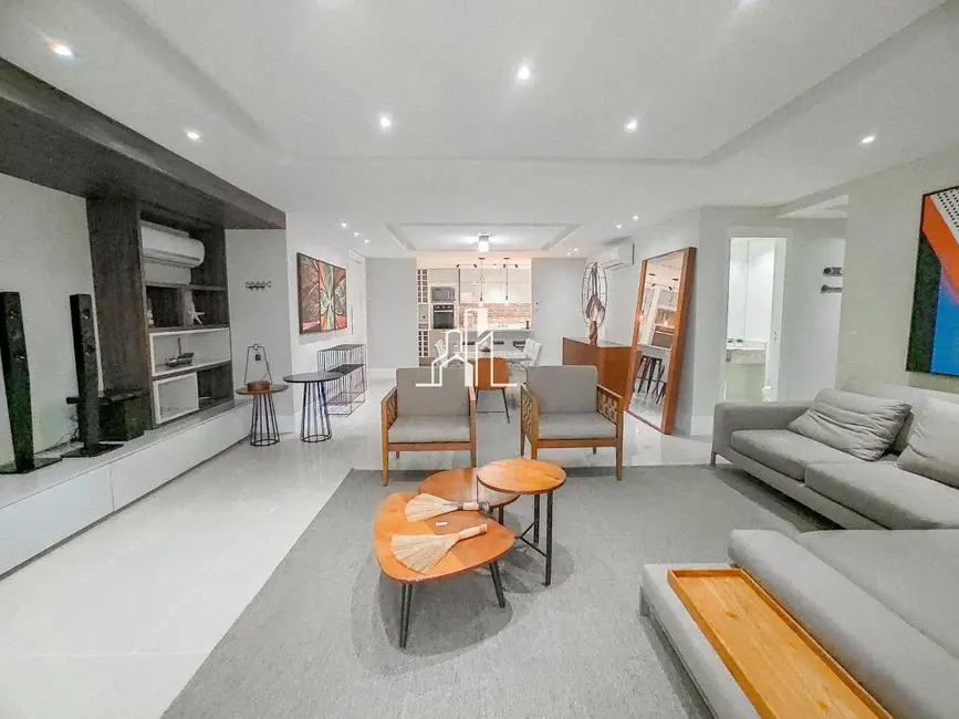 Apartamento com 3 quartos para alugar, 166m2 em Jacarepaguá, Rio De Janeiro - RJ - imagem 7 Foto 7 de Apartamento com 3 quartos para alugar, 166m2 em Jacarepaguá, Rio De Janeiro - RJ