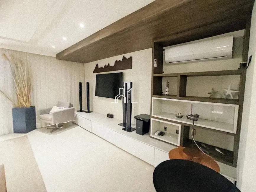 Apartamento com 3 quartos para alugar, 166m2 em Jacarepaguá, Rio De Janeiro - RJ - imagem 5 Foto 5 de Apartamento com 3 quartos para alugar, 166m2 em Jacarepaguá, Rio De Janeiro - RJ