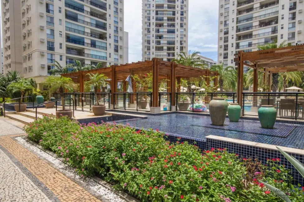 Apartamento com 3 quartos para alugar, 144m2 em Jacarepaguá, Rio De Janeiro - RJ - imagem 1 Foto 1 de Apartamento com 3 quartos para alugar, 144m2 em Jacarepaguá, Rio De Janeiro - RJ