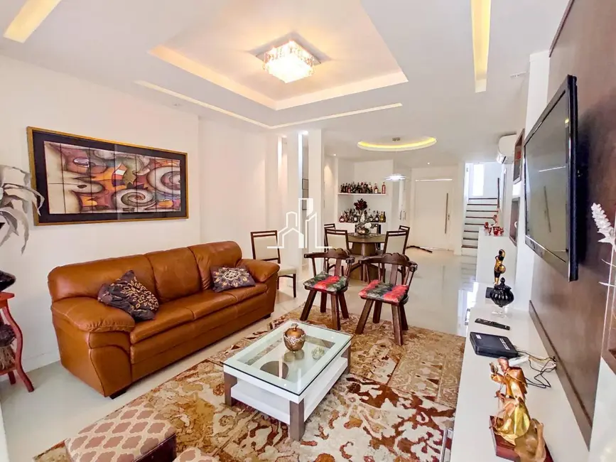 Casa de Condomínio com 4 quartos à venda, 214m2 em Recreio dos Bandeirantes, Rio De Janeiro - RJ - imagem 8 Foto 8 de Casa de Condomínio com 4 quartos à venda, 214m2 em Recreio dos Bandeirantes, Rio De Janeiro - RJ