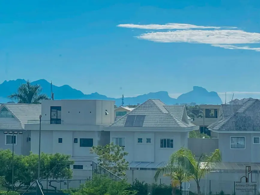 Foto 3 de Casa de Condomínio com 4 quartos para alugar, 252m2 em Recreio dos Bandeirantes, Rio De Janeiro - RJ