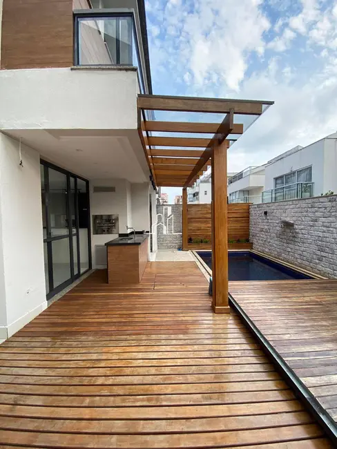 Casa de Condomínio com 3 quartos à venda, 192m2 em Recreio dos Bandeirantes, Rio De Janeiro - RJ - imagem 4 Foto 4 de Casa de Condomínio com 3 quartos à venda, 192m2 em Recreio dos Bandeirantes, Rio De Janeiro - RJ