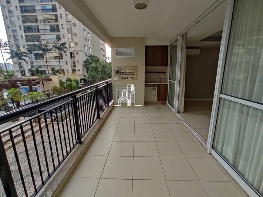 Apartamento com 4 quartos para alugar, 166m2 em Rio De Janeiro - RJ - imagem 3 Foto 3 de Apartamento com 4 quartos para alugar, 166m2 em Rio De Janeiro - RJ