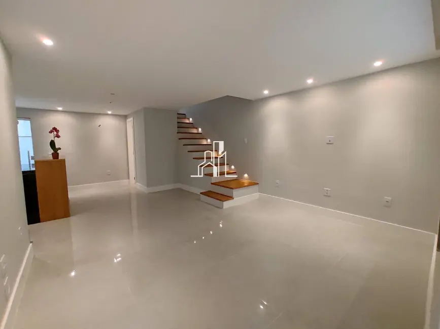 Foto 2 de Casa de Condomínio com 3 quartos à venda, 195m2 em Freguesia (Jacarepaguá), Rio De Janeiro - RJ