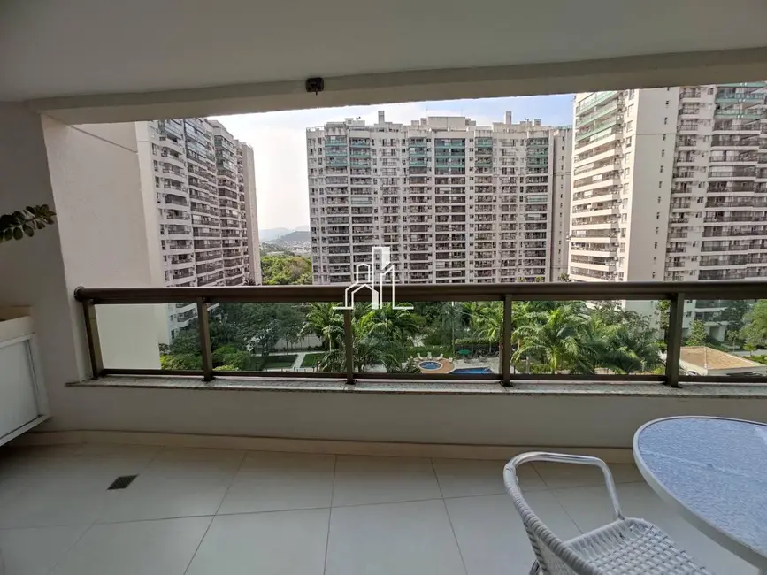 Apartamento com 3 quartos para alugar, 94m2 em Jacarepaguá, Rio De Janeiro - RJ - imagem 4 Foto 4 de Apartamento com 3 quartos para alugar, 94m2 em Jacarepaguá, Rio De Janeiro - RJ