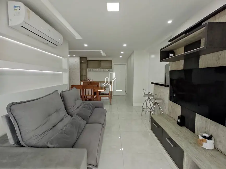 Apartamento com 3 quartos para alugar, 94m2 em Jacarepaguá, Rio De Janeiro - RJ - imagem 8 Foto 8 de Apartamento com 3 quartos para alugar, 94m2 em Jacarepaguá, Rio De Janeiro - RJ