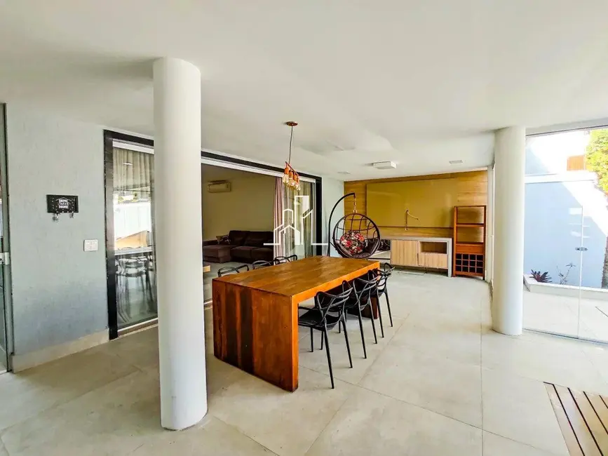 Casa de Condomínio com 5 quartos à venda, 282m2 em Recreio dos Bandeirantes, Rio De Janeiro - RJ - imagem 8 Foto 8 de Casa de Condomínio com 5 quartos à venda, 282m2 em Recreio dos Bandeirantes, Rio De Janeiro - RJ