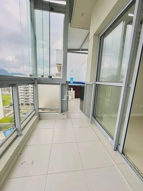 Cobertura com 2 quartos para alugar, 125m2 em Recreio dos Bandeirantes, Rio De Janeiro - RJ - imagem 6 Foto 6 de Cobertura com 2 quartos para alugar, 125m2 em Recreio dos Bandeirantes, Rio De Janeiro - RJ