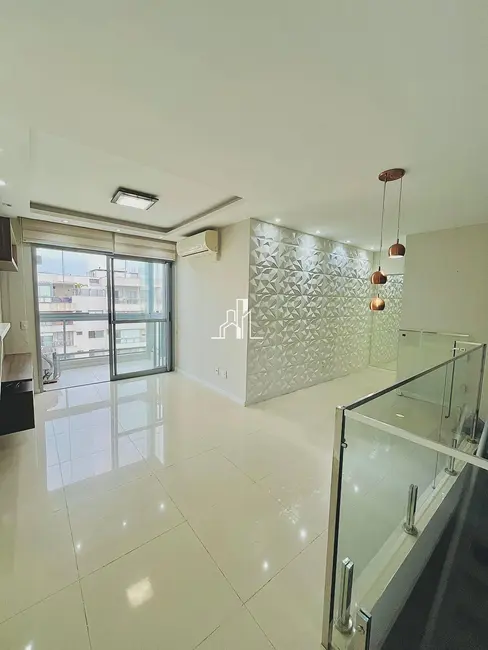 Cobertura com 2 quartos para alugar, 125m2 em Recreio dos Bandeirantes, Rio De Janeiro - RJ - imagem 1 Foto 1 de Cobertura com 2 quartos para alugar, 125m2 em Recreio dos Bandeirantes, Rio De Janeiro - RJ