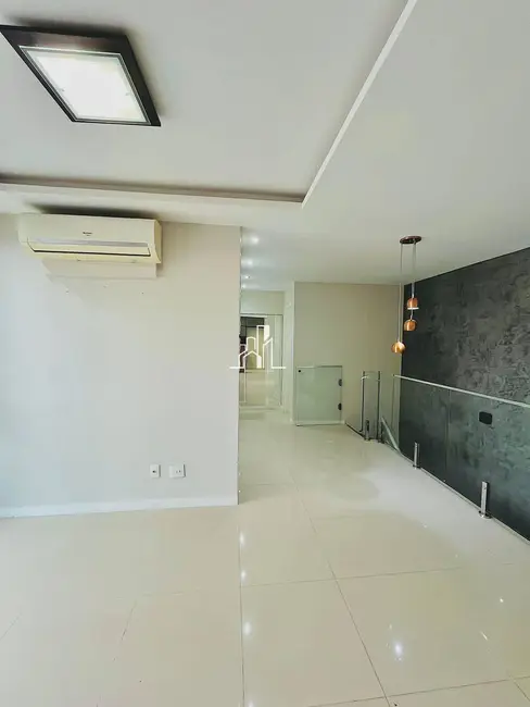 Cobertura com 2 quartos para alugar, 125m2 em Recreio dos Bandeirantes, Rio De Janeiro - RJ - imagem 7 Foto 7 de Cobertura com 2 quartos para alugar, 125m2 em Recreio dos Bandeirantes, Rio De Janeiro - RJ