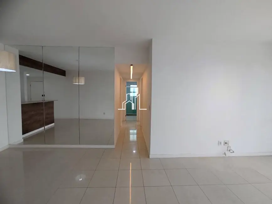 Foto 2 de Apartamento com 4 quartos à venda, 113m2 em Rio De Janeiro - RJ
