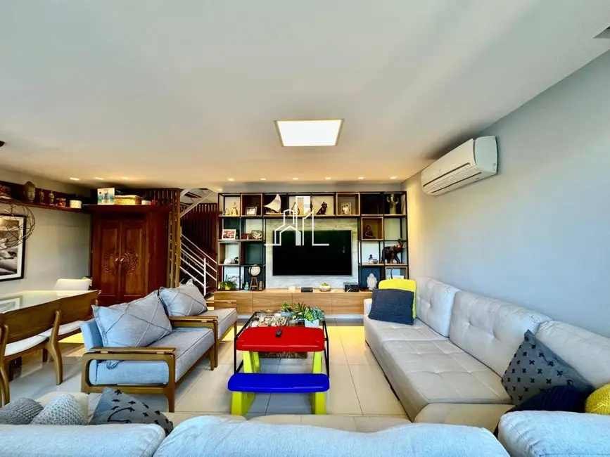 Casa de Condomínio com 5 quartos à venda, 210m2 em Recreio dos Bandeirantes, Rio De Janeiro - RJ - imagem 6 Foto 6 de Casa de Condomínio com 5 quartos à venda, 210m2 em Recreio dos Bandeirantes, Rio De Janeiro - RJ