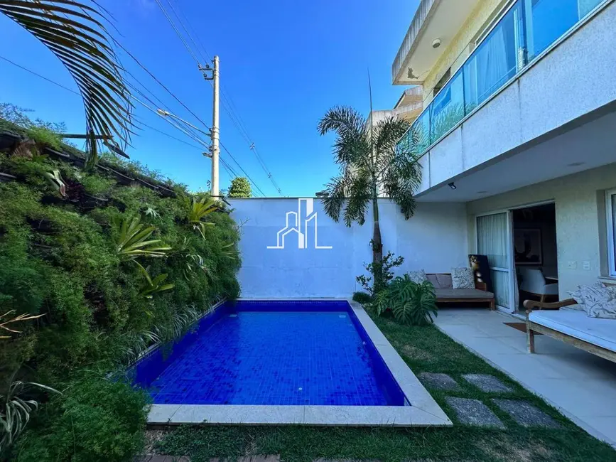 Casa de Condomínio com 5 quartos à venda, 210m2 em Recreio dos Bandeirantes, Rio De Janeiro - RJ - imagem 4 Foto 4 de Casa de Condomínio com 5 quartos à venda, 210m2 em Recreio dos Bandeirantes, Rio De Janeiro - RJ